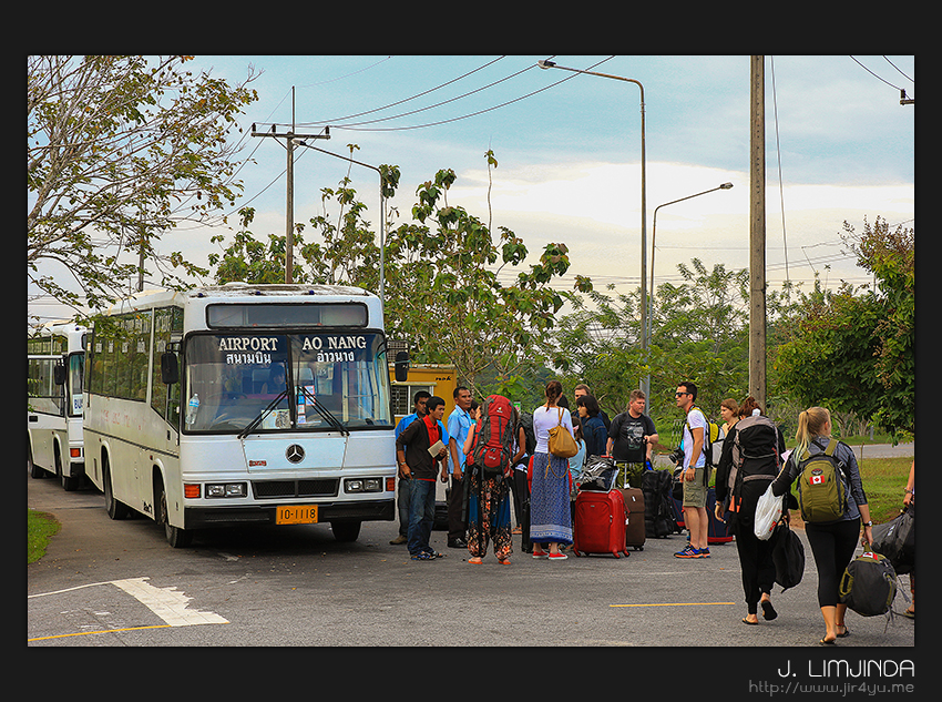 รถบัสไปอ่าวนาง, ตัวเมือง