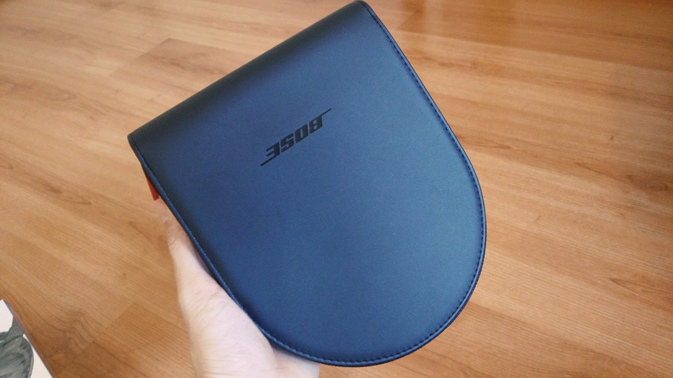 bose soundtrue around ear - softcase