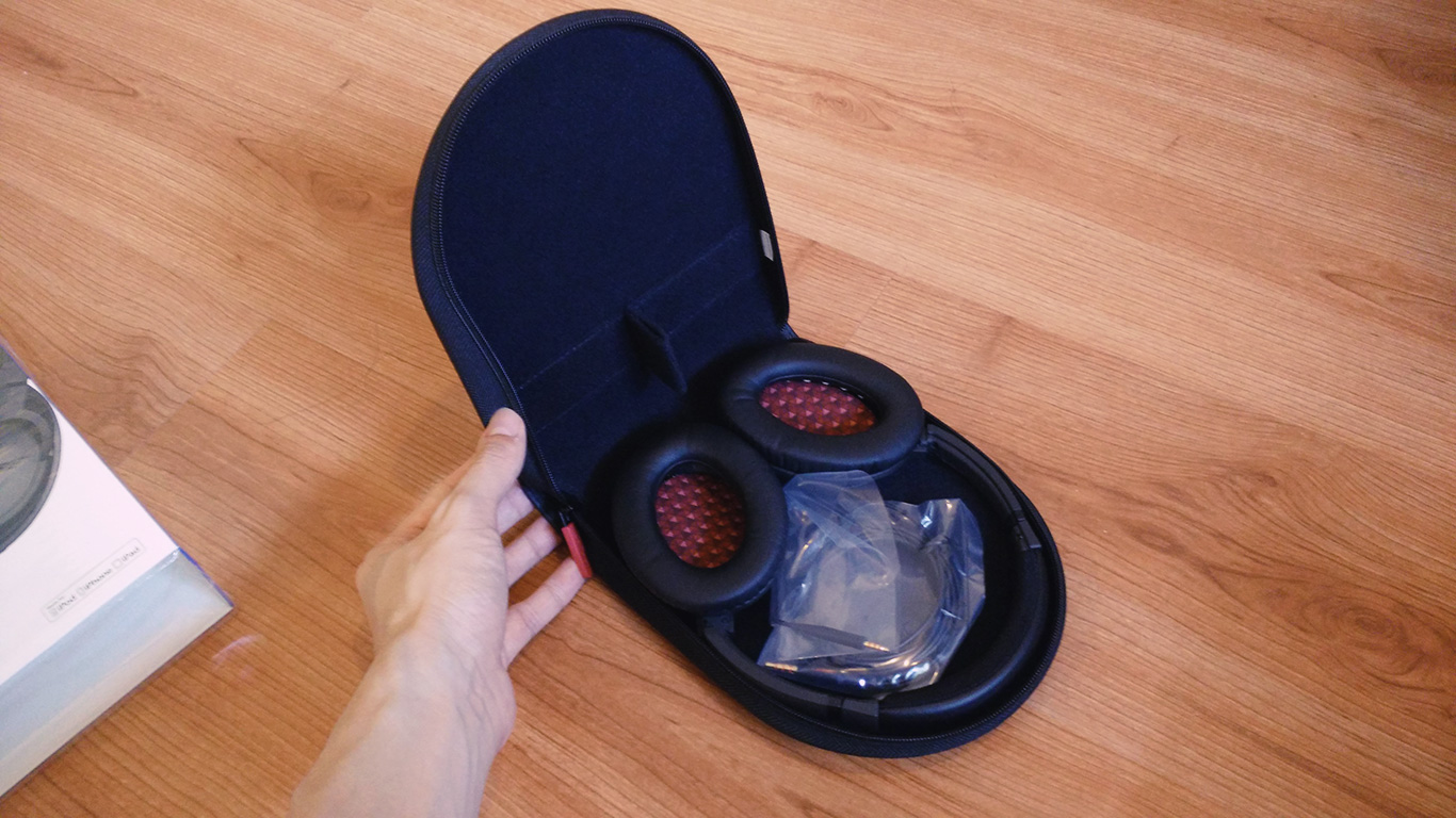 bose soundtrue around ear - unbox softcase
